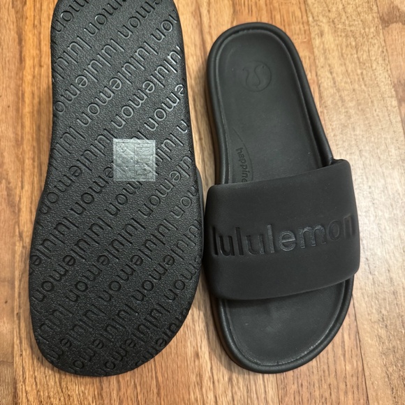 Lululemon Restfeel Graphic slides - size 5 - Picture 3 of 3